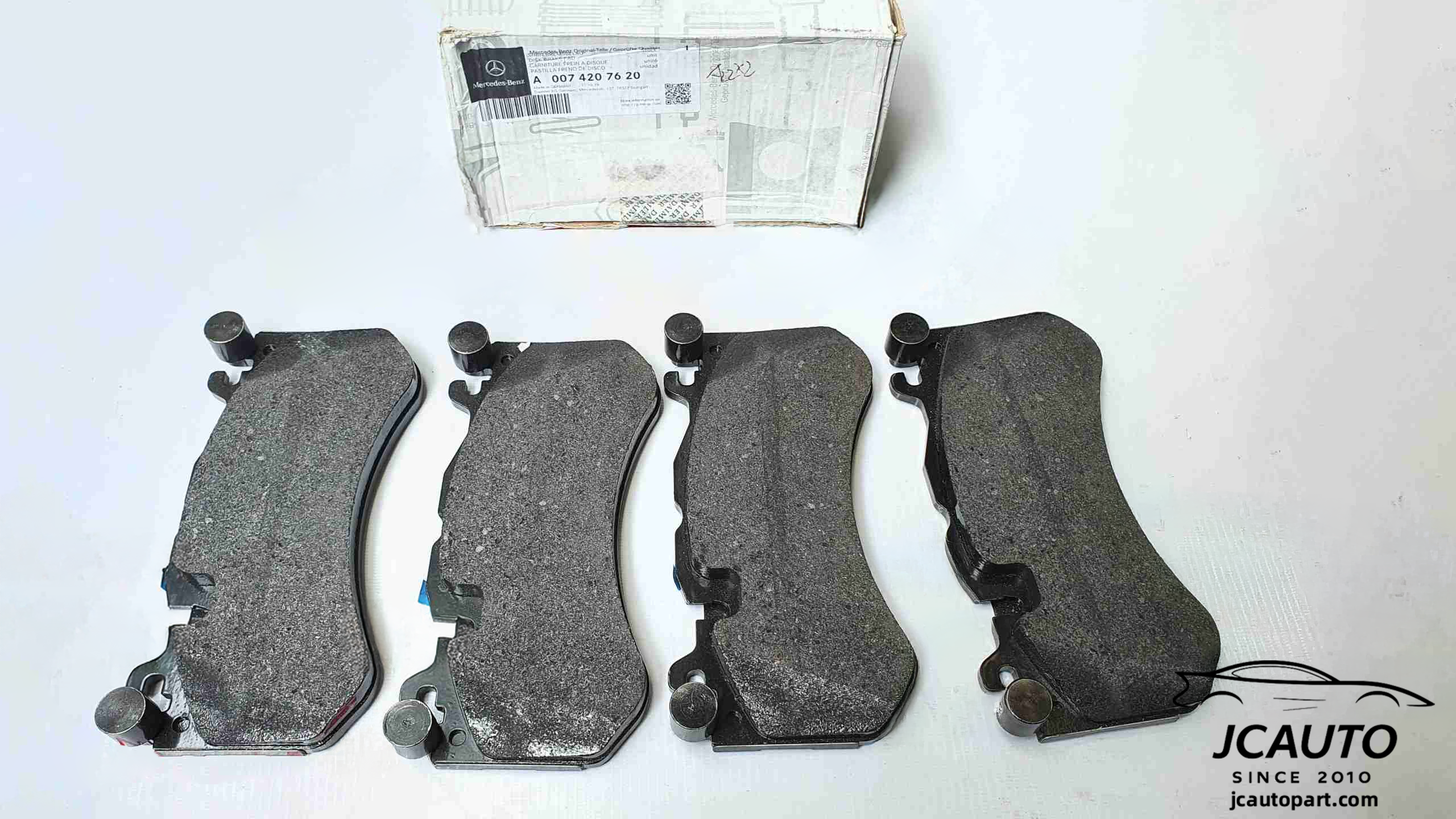 Front brake pads S63 AMG A0074207620 A0004204400
