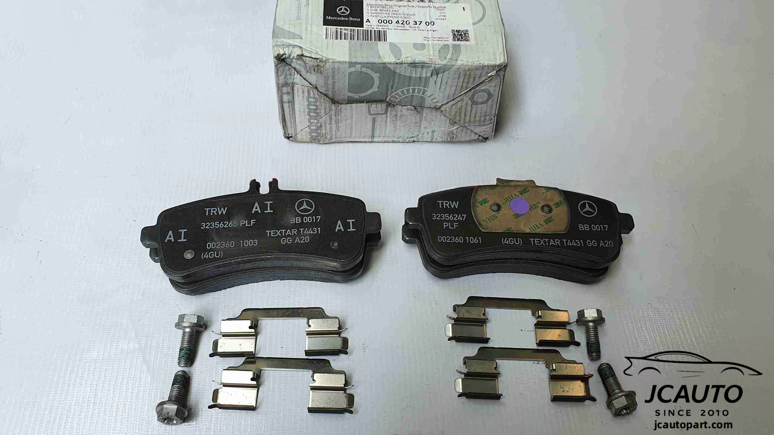 Rear brake pads S63 AMG - C63 AMG A0004203700 000 420 37 00